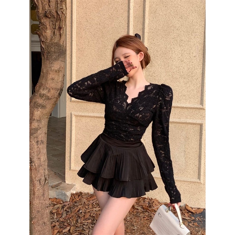 Red V-Leher Brushed Renda Kemeja Wanita 2022 Musim Gugur dan Musim Dingin Baru Rasa Desain Berongga Pendek Lengan Panjang T-shirt Inner Top