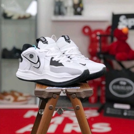 Nike Kyrie Low 5 &quot;White Black&quot;