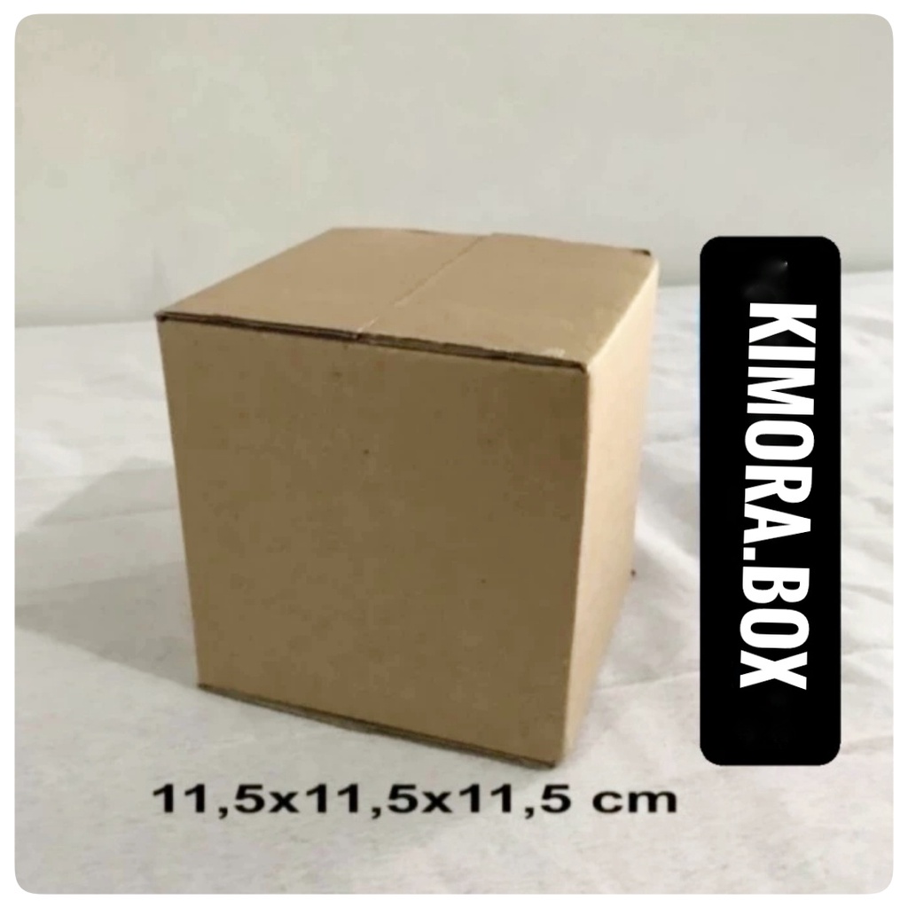 

kardus/karton/box uk. 11,5x11,5x11,5 cm...sheet/single wall polos