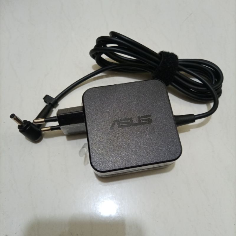 Adapter Charger Laptop Asus X441X441U X441UV X441UB X441UN X441UR X441UA X441S X441SC X441SA 19v 2.37A Colokan kecil