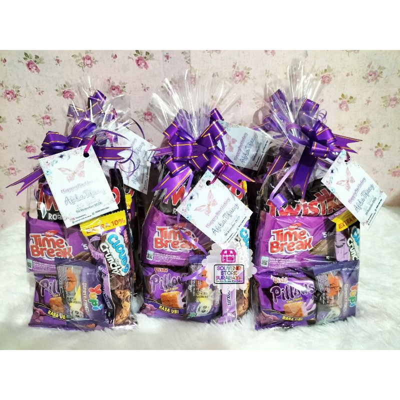 

Hampers Twistko || Paket mini tematik ungu || Snack ultah serba Ungu || Hampers snack surabaya murah