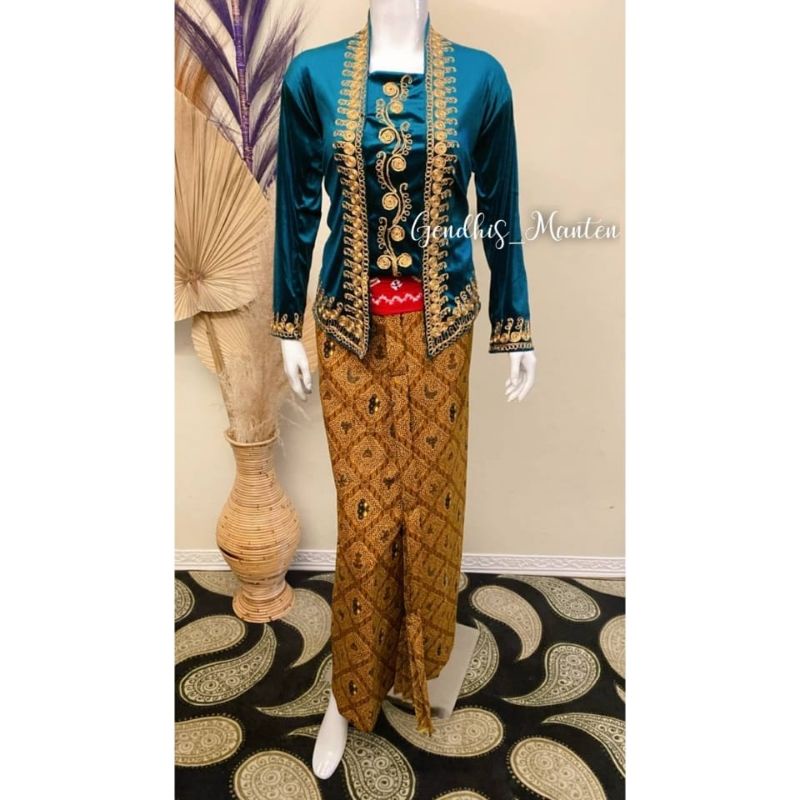 [1 Set, Kg09] Kebaya Bordir + Jarik Wiru Instan / Kebaya Bordir Premium