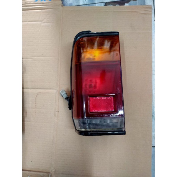 Stoplamp lampu belakang Mazda E2000 E 2000 Original kiri