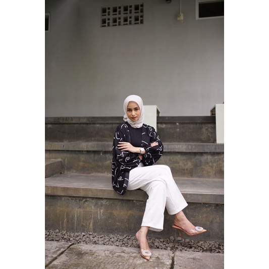 OUTER KIYOWO// OUTER RAYON PREMIUM//OUTER CROP OVERSIZE