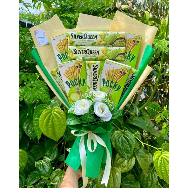 BUKET SNACK PREMIUM SERBA HIJAU MATCHA SILVERQUEEN SPESIAL/paket/bingkisan Snack Ulang Tahun/Ultah/ Wisuda/Kado/Hadiah