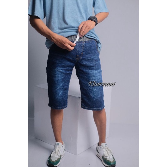 CELANA JEANS PENDEK