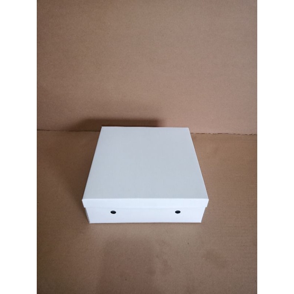 

Kotak Nasi Polos Box Nasi Polos 21.5x21.5x7.5 Dus Lunch Box Polosan 21.5x21.5x7.5