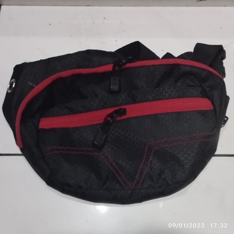 Tas Selempang TNF Waist Bag The North Face