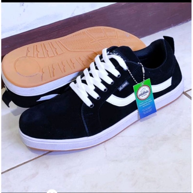 SEPATU VANS SEKOLAH KASUAL HITAM OLDSKOOL /PUTIH PRIA