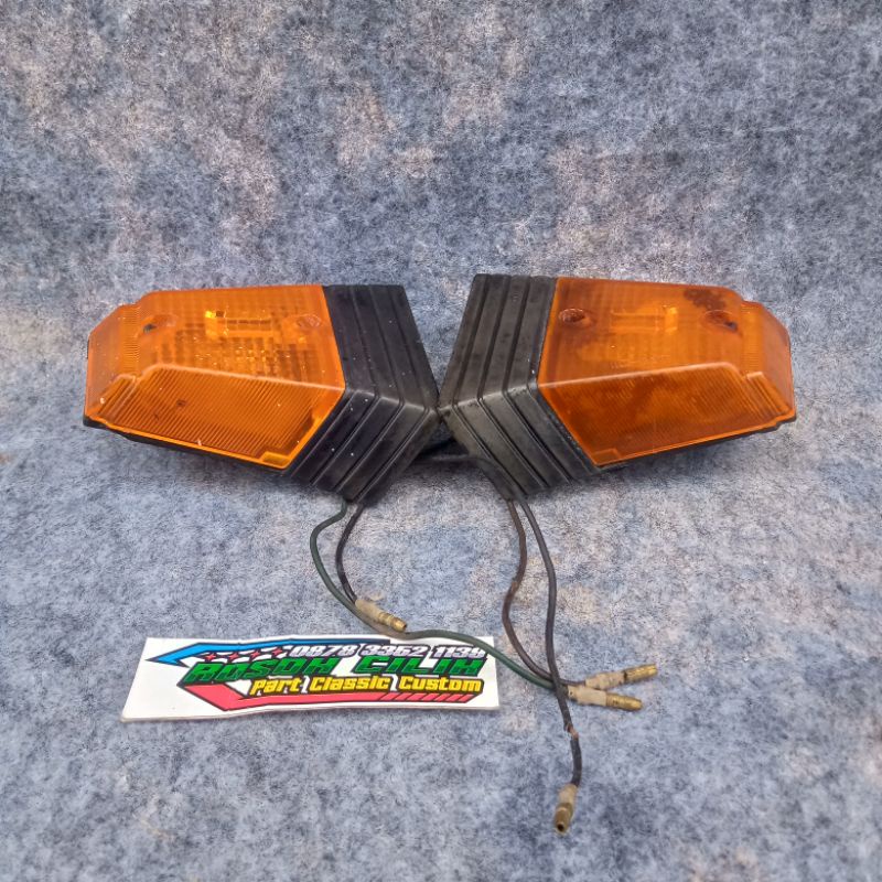 Sein Sen Riting Depan Yamaha V80 Robot Original