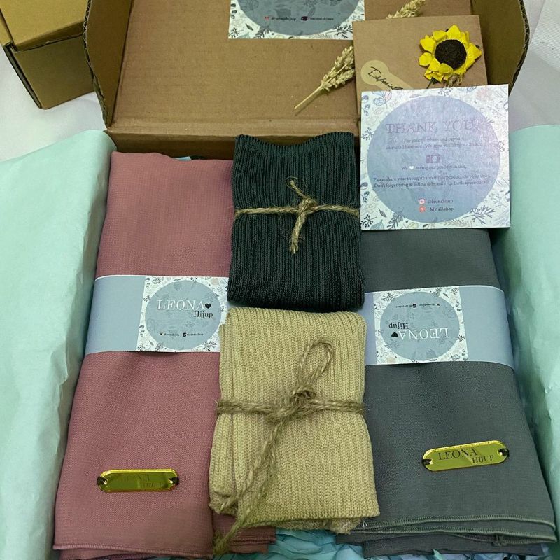 

Hampers Hijab Cantik