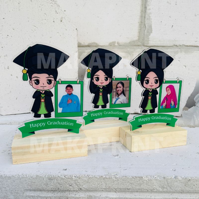 Plakat Wisuda Akrilik Custom Foto (Hitam) - Piala Akrilik Wisuda Custom - Kado Wisuda