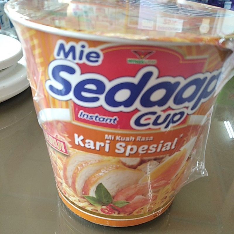 

LIVE sedap cup kari spesial