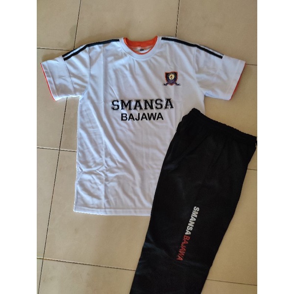 setelan seragam olahraga sma