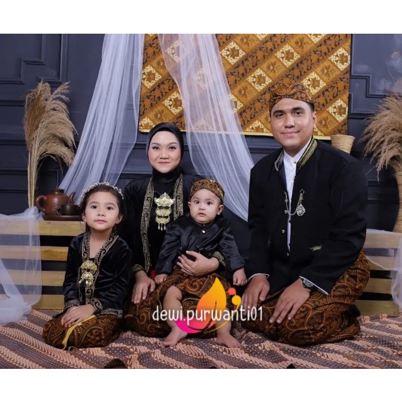 1set Pakaian Seragaman/Couplean Keluarga Adat Jawa