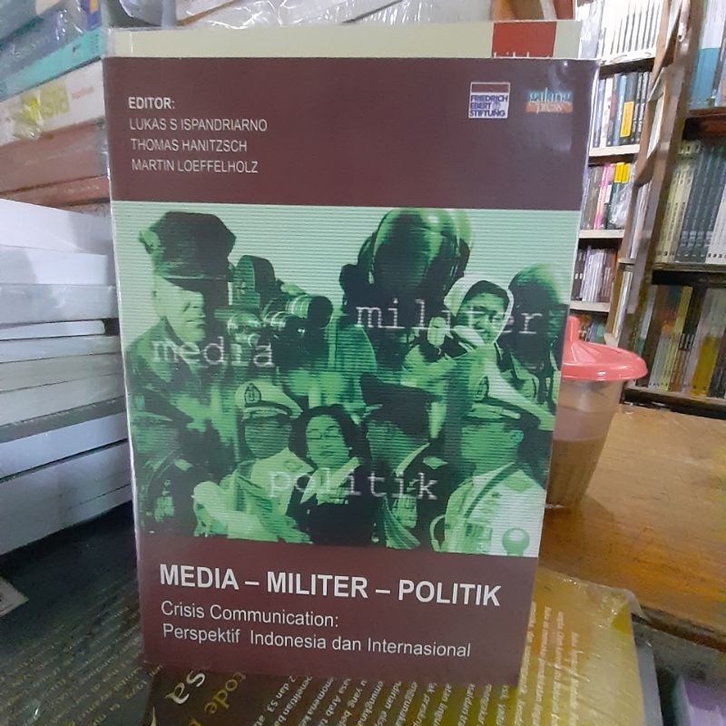 media militer politik