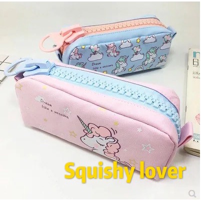 

Terlaris ✨ -Kotak pensil unicorn/Tempat pensil unicorn termurah /seleting besar- 2.1.23