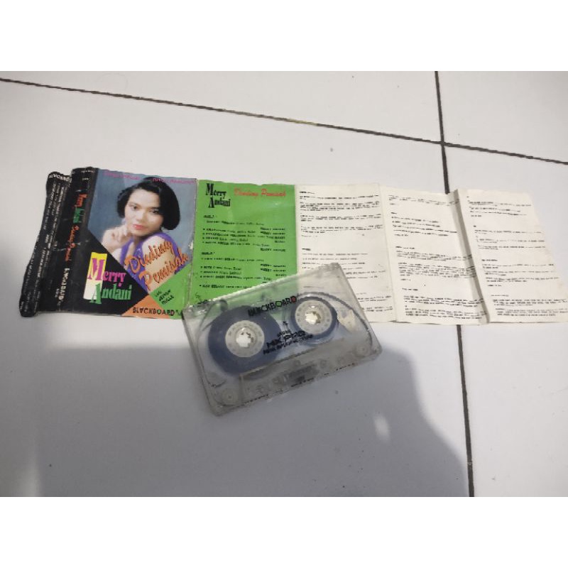 kaset pita merry andani / jurang pemisah