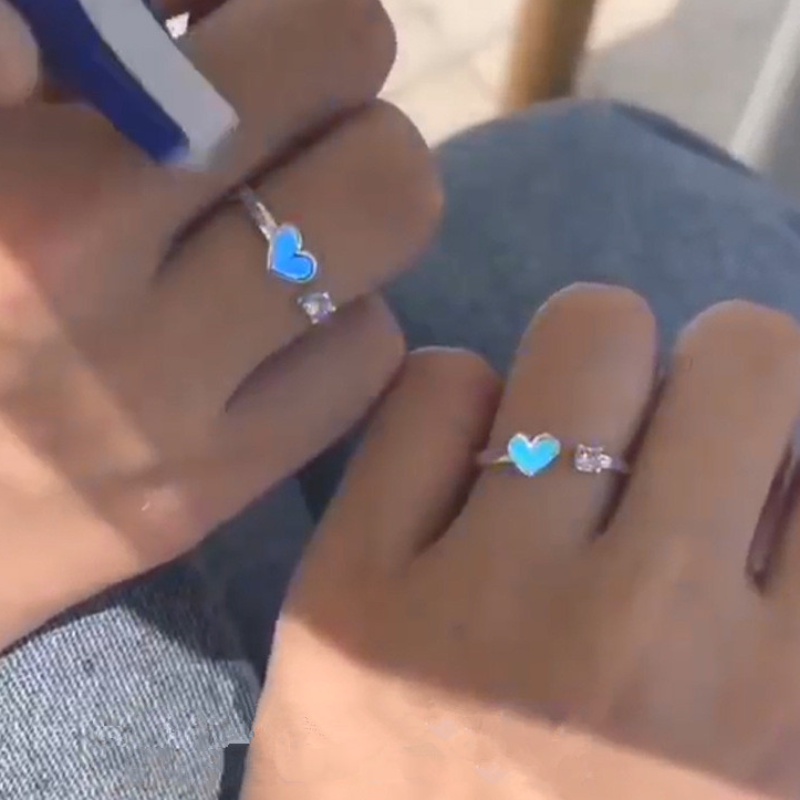 We Flower Lovely Glow in The Dark Blue Light Heart Ring Untuk Pasangan Kekasih Teman Trendi Bercahaya Manset Jari Terbuka Cincin Perhiasan Hadiah