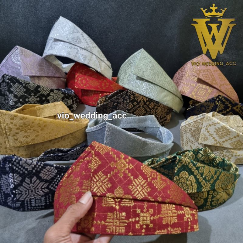 Tanjak sultan Polos (Bahan songket)