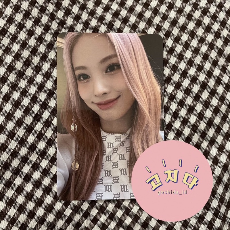 jinni ktown4u ktown choi yunjin nmixx ad mare pob bene benefit photocard pc official