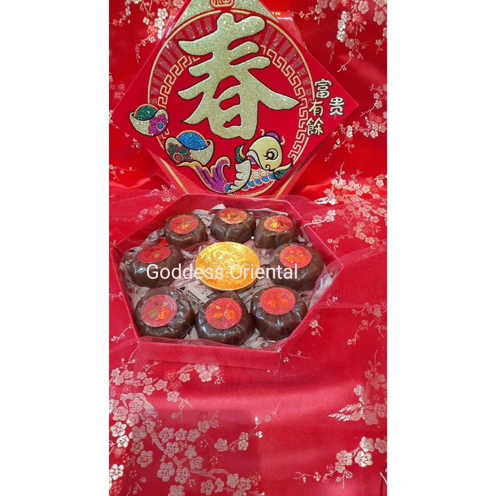 

Kue Keranjang Lucky 8 pcs+ Jumbo Coklat Imlek Koin + Free Angpao Family Gift Hampers