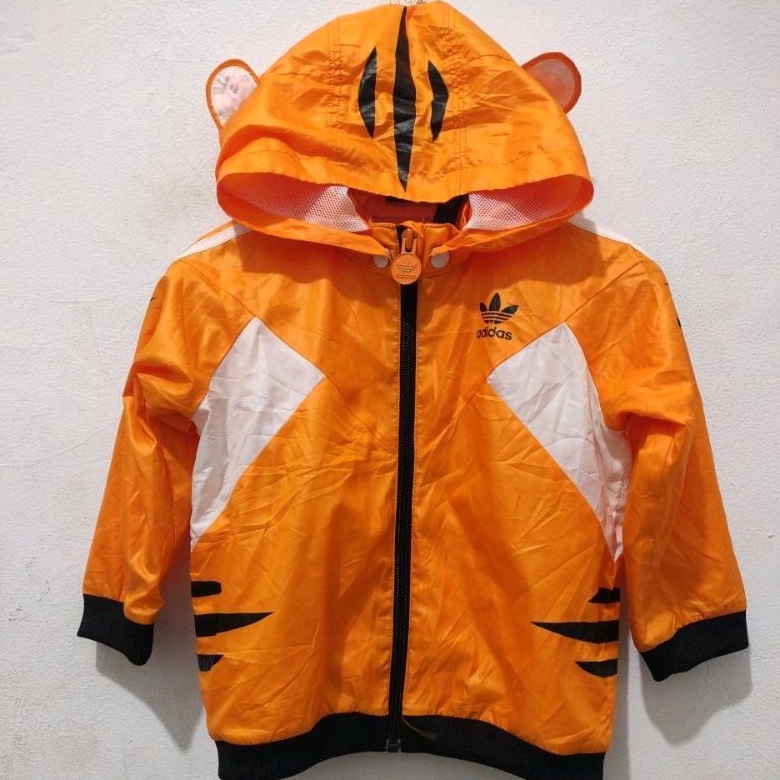 Jaket Running Parasut karakter Anak size 024 brand Adidas (Preloved)