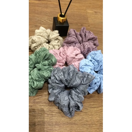 Scrunchie Brukat / Ikat Rambut Wanita / Kunciran Rambut / Inner Cepol Hijab MINI / Cepol Anti PusingScrunchie Mini Korea Broklat Polos Organdhie - Ikat Rambut Kunciran Aksesoris Wanita | Aksesoris Fashion &gt; Aksesoris Rambut &gt; Ikat Rambut, Pita &amp; Scrunchie