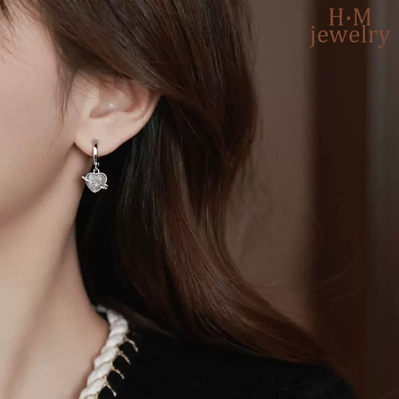 Anting Love Hati Anting Elegan Bermutu Tinggi Ringan Mewah Anting Halus Terbaru2023