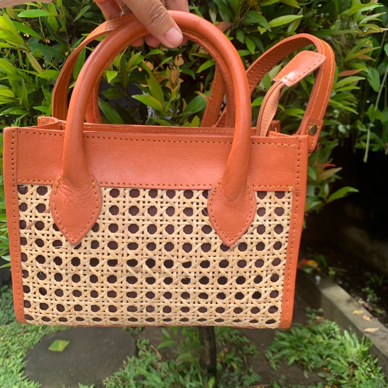 Tas Rotan Bali Cantik / Tas Anyaman Rotan/ Tas Bali / Tas Kekinian