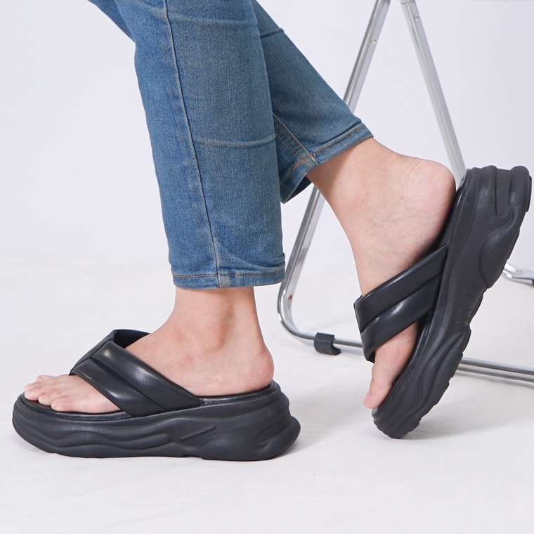 SARASARA YUK - NARITA Sandal Wanita Wedges Jepit Tinggi 5cm Size 36 - 40 Casual Sendal Cewek Platform 37 38 39 untuk Jalan Pergi Santai Japit Warna Black HItam Premium Original Sara Sara Kekinian Terbaru Shoes ORI Mall Official Store