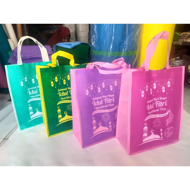 

TAS LEBARAN JUMBO 30x40x14cm MUAT 8KG BINGKISAN IDUL FITRI BAHAN TEBAL JAHITAN KUAT