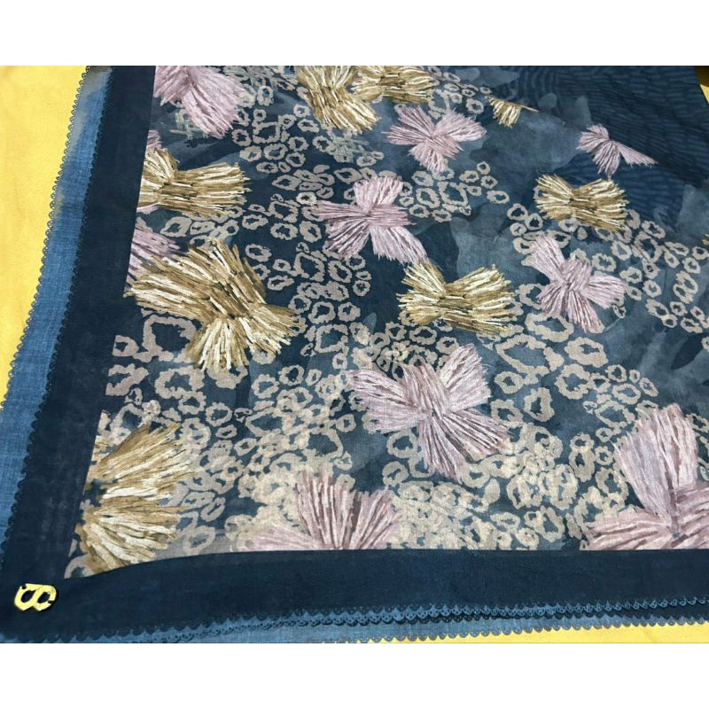 Preloved BS Buttonscarves Scarf Xanadu Series, Nada Series, Les Amities Reborn, Tapis Voal, Newyork 