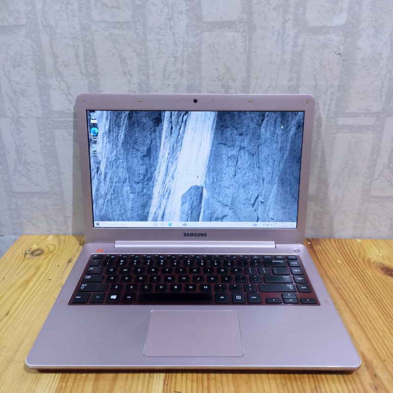 Laptop Ultrabook Samsung 530U Intel Core i5-3337U Ram 4/500Gb+24Gb, Super Slim FULL APLIKASI SIAP PAKAI