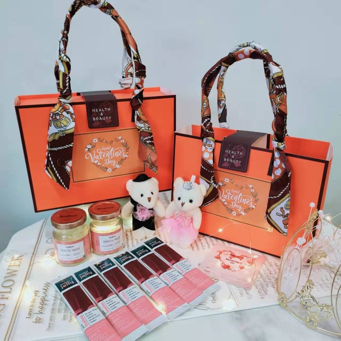 

✨READY✨ -Hampers Realfood Edisi Valentine / Kado Premium Walet Jelly VAL22-HER - 2Jelly+Coklat- 1.1.23