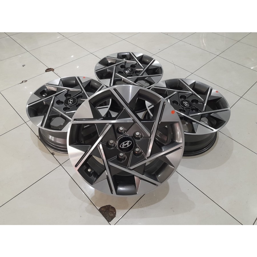 velg mobil second  hyundai stargazer ring 16x6,5 pcd 5x114