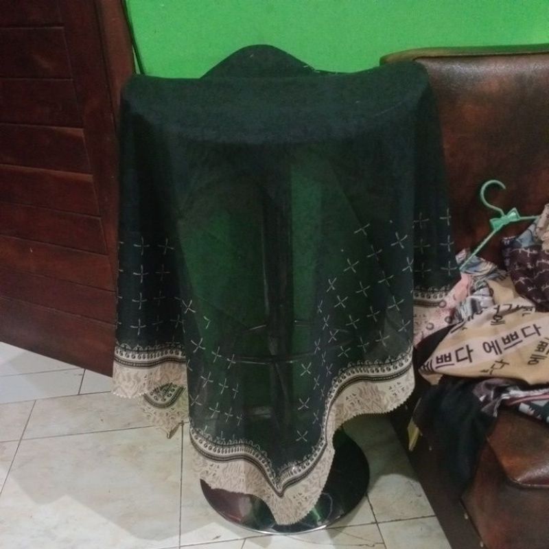 HIJAB SEGI EMPAT ANGGREK MOTIF KRUDUNG TERBARU VOAL PREMIUM