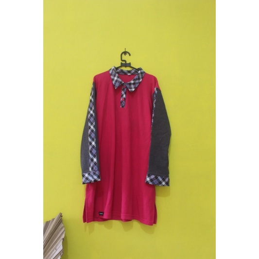 Thrift Baju Olahraga Wanita/ Atasan Olahraga Wanita