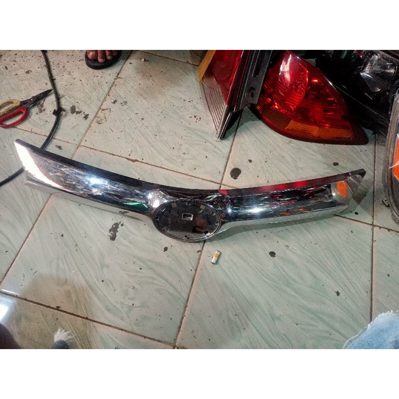 list moulding grill avanza 2016-2017 original