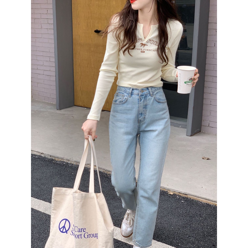 Red American Retro Leher V Lengan Panjang T-shirt Wanita 2022 Musim Gugur Baru Dalam Kemeja Net Merah Rasa Desain Slim Top