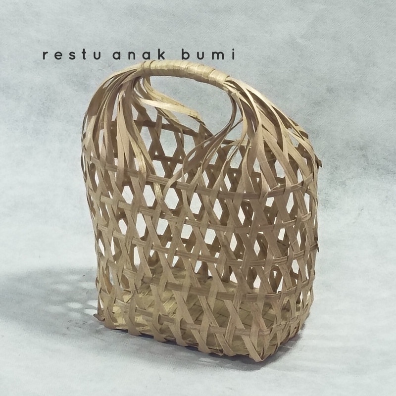

(B168) Tas Snack Bambu M 15cm/Hadiah/Lamaran/Parcel Lebaran/Natal/Acara/Catering/Hampers/Hantaran/Makanan/Minuman/Keranjang Buah/Souvenir/Wadah Serbaguna/Basket/Craft/Fruit Box/Sembako/Teh/Gula/Beras/Telur/Seserahan/Kado/Gift