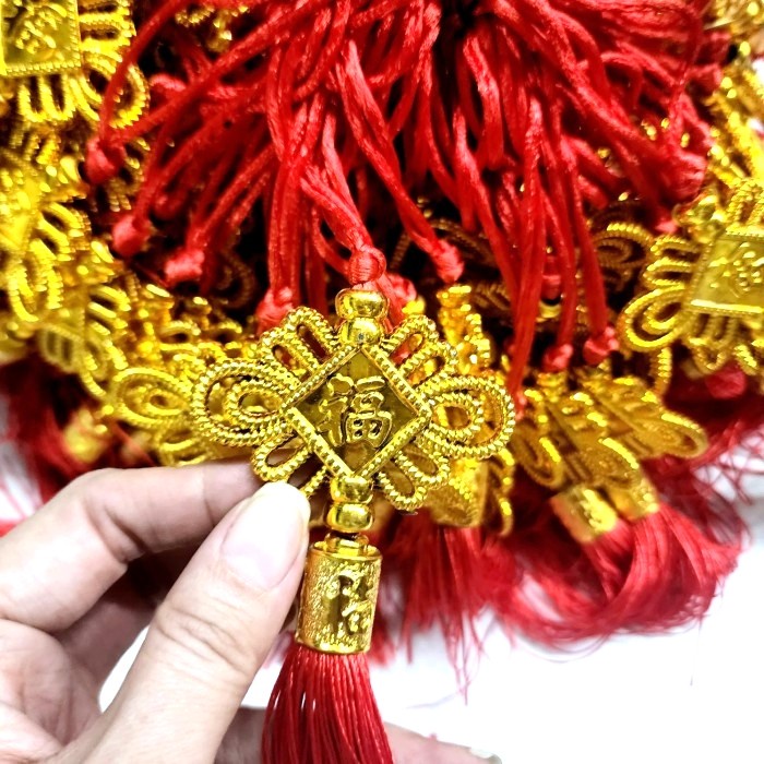 Gantungan Fu Emas Tassel Merah Tinsel Hiasan Hoki Parcel Imlek Grosir Ornamen Imlek Harga Grosir Termurah