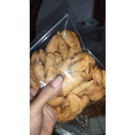 

[SERBA 10RB] Snack kriuk pastel isi abon sapi