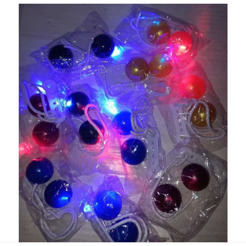 Mainan lato lato menyala