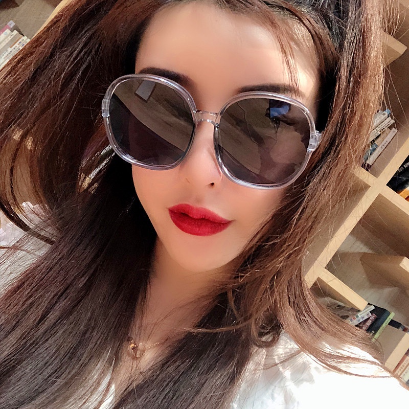 (YUZHU) Western Fashion Oversized Frame SunglassesNew Fashion Gradient Color Shade Sunglasses Untuk Wanita