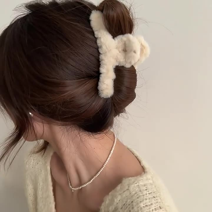 Jepitan Rambut Jumbo Besar 11 cm Korea Pom-pom Bulu Premium Korean Fashion Hair Clips Jepit Furry Fluffy Hair Claw Headband Aksesoris Pesta