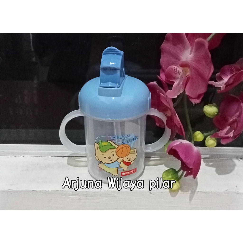 BOTOL minum anak - anak lion star