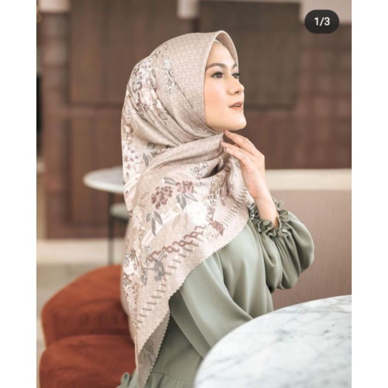 Mandalika/Pina/Maharani/Savana/cenda scarf by wearing klamby