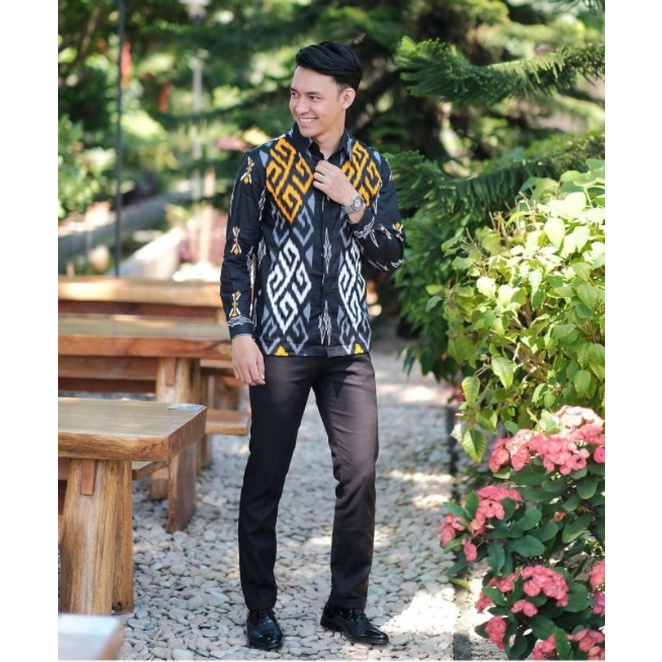 TERBARU - NAUMI SET COUPLE WISUDA LAMARAN MODERN PREMIUM  BEST QUALITY READY XXL//KEBAYA HITAM FULL BROKAT DEPAN BELAKANG PLUS ROK MOTIF TENUN CLASSIC ELEGAN//KEMEJA KATUN REMAJA KELUARGA PRISMISIMA HIGH QUALITY