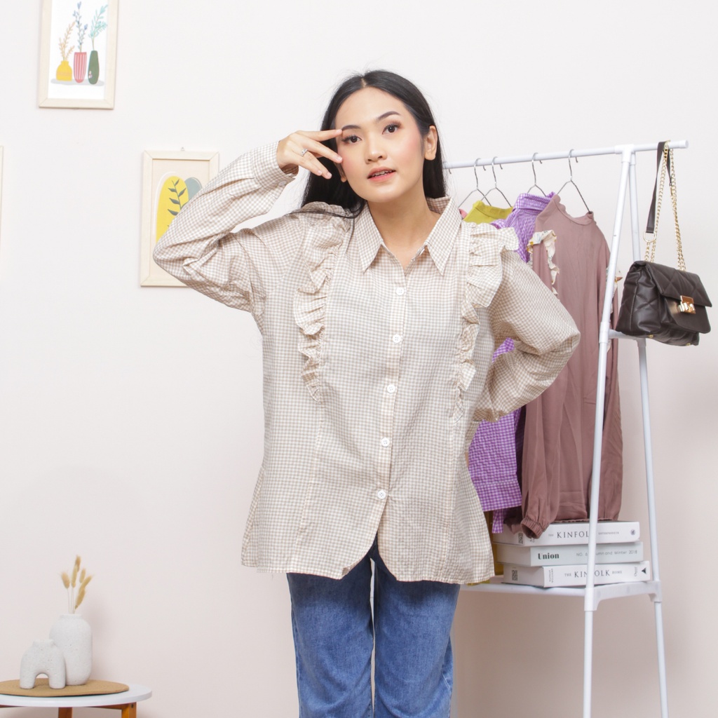 Kemeja wanita blouse motif kotak Ruffle cream